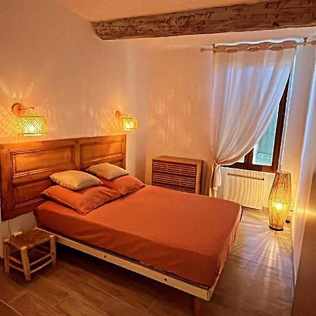 Appartement T2 Centre Village Cucuron Zewnętrze zdjęcie