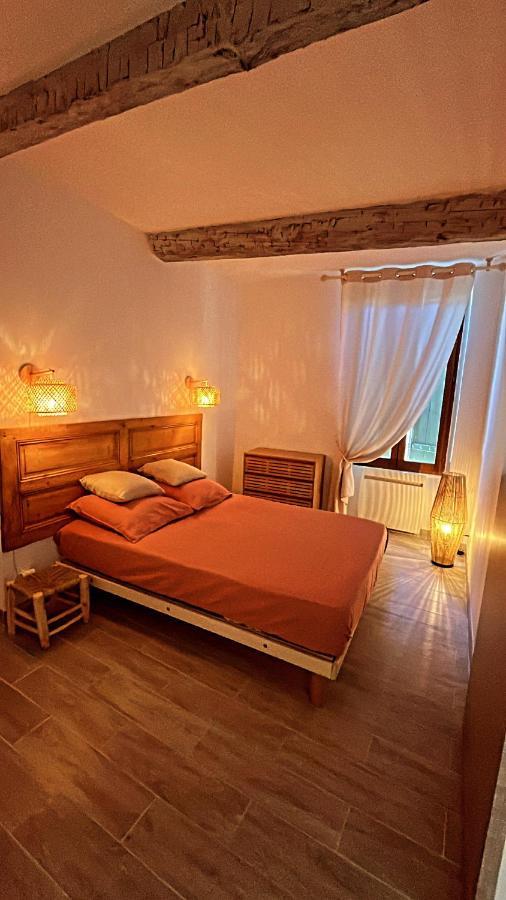 Appartement T2 Centre Village Cucuron Zewnętrze zdjęcie
